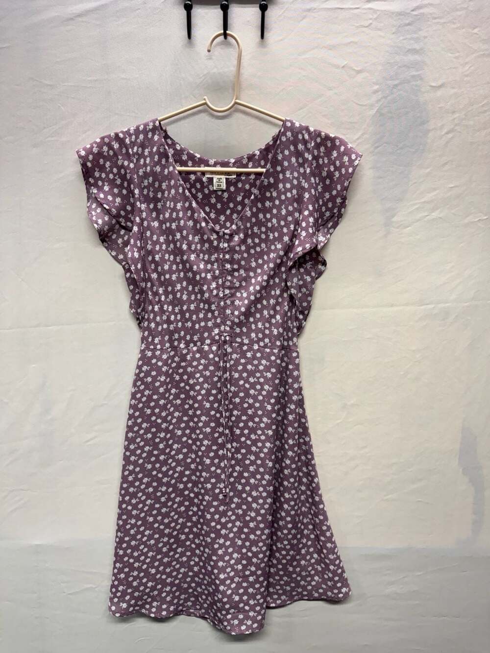 Monteau Los Angeles Purple White Floral Print V-Neck Ruffle Sleeve Dress Size XS